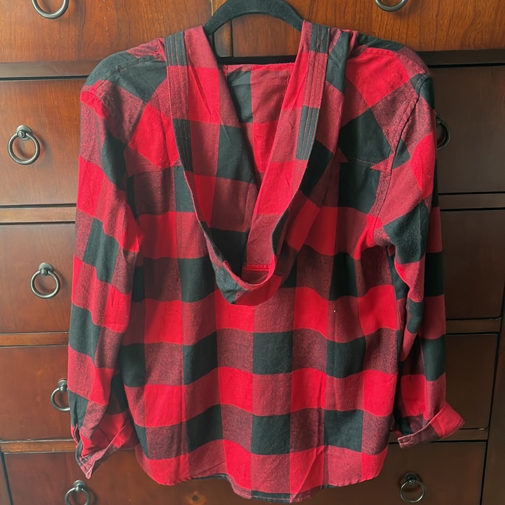 Black and Red Buffalo Plaid Hooded Button Down Shirt - Picture 3 of 4